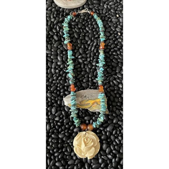 Native American Carved Rose Flower Pendant Turquoise Chip Choker Necklace Amber
